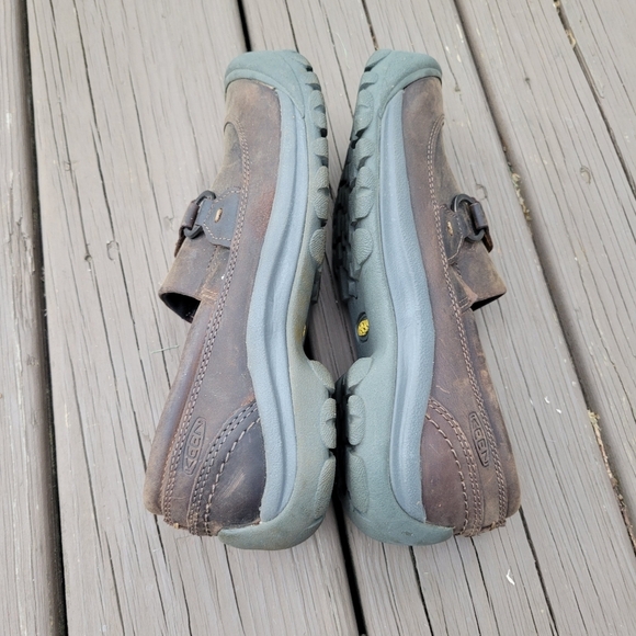 Keen Kaci III Dark Earth/Canteen Oiled Leather Floral Slip-on Oxford Loafer Shoe - Picture 2 of 9